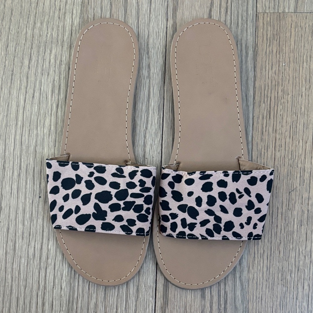 LOFT Tan and Black Sandals